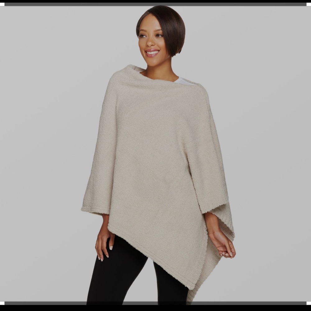 NWOT Barefoot Dreams poncho